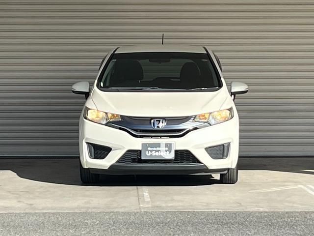 フィット １３Ｇ・Ｆパッケージ　保証付き１年　イモビ　ＤＶＤ再生可能　スマ－トキ－　記録簿有り　ＶＳＡ　ＥＴＣ付き　助手席エアバッグ　Ｒカメラ　オートエアコン　ＵＳＢ接続　エアバック　ＰＳ　キ－フリ－　１セグ　ＰＷ　ＡＢＳ　ＴＶナビ（42枚目）