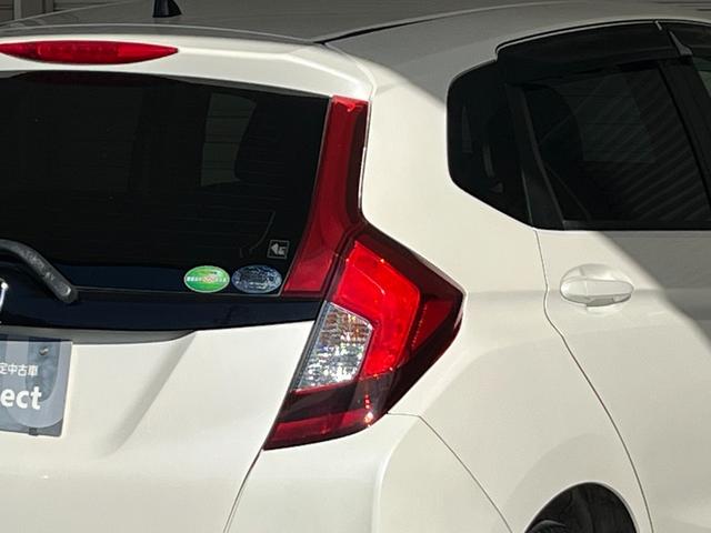 フィット １３Ｇ・Ｆパッケージ　保証付き１年　イモビ　ＤＶＤ再生可能　スマ－トキ－　記録簿有り　ＶＳＡ　ＥＴＣ付き　助手席エアバッグ　Ｒカメラ　オートエアコン　ＵＳＢ接続　エアバック　ＰＳ　キ－フリ－　１セグ　ＰＷ　ＡＢＳ　ＴＶナビ（49枚目）