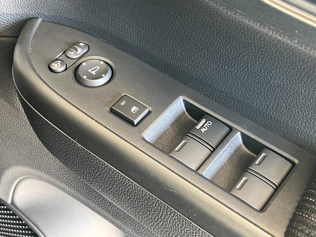 Ｎ－ＷＧＮカスタム Ｌ　保証付き２年　キーレス　カーテンエアバッグ　ＬＥＤヘッド　ＶＳＡ　記録簿　Ｒカメラ　フルセグ　衝突被害軽減ブレーキ　オートエアコン　クルコン　スマートキー　パワステ　シートヒーター　ＤＶＤ　ＵＳＢ（22枚目）