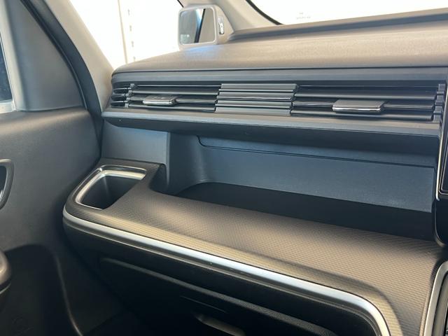 ステップワゴンスパーダ スパーダハイブリッドG・EXホンダセンシング 保証付き1年 フルオートエアコン キーフリー Sヒーター 横滑防止 セキュリティアラーム DVD再生可 パワーウインドウ USB接続 サイドカーテンエアバック エアバッグ クルコン LEDヘッドランプ(41枚目)