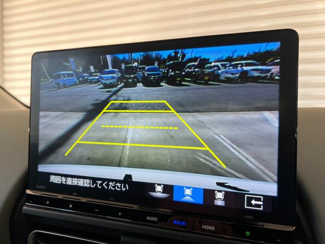 フリード ｅ：ＨＥＶクロスター　保証付き２年　ＥＴＣ装備　Ｓヒーター　衝突軽減ブレーキシステム　フルセグ　オートエアコン　バックモニター　ＬＥＤライト　スマートキー　クルーズコントロール　キーレス　盗難防止システム　横滑り防止（10枚目）