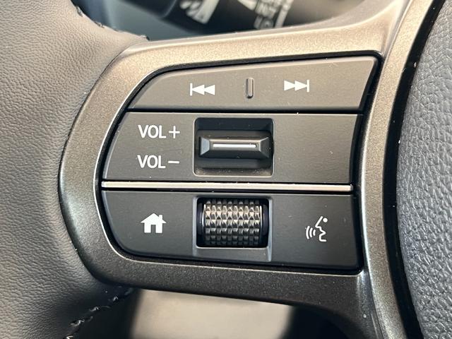 フリード ｅ：ＨＥＶクロスター　保証付き２年　ＥＴＣ装備　Ｓヒーター　衝突軽減ブレーキシステム　フルセグ　オートエアコン　バックモニター　ＬＥＤライト　スマートキー　クルーズコントロール　キーレス　盗難防止システム　横滑り防止（24枚目）