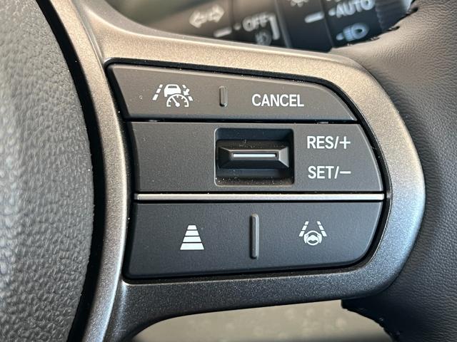 フリード ｅ：ＨＥＶクロスター　保証付き２年　ＥＴＣ装備　Ｓヒーター　衝突軽減ブレーキシステム　フルセグ　オートエアコン　バックモニター　ＬＥＤライト　スマートキー　クルーズコントロール　キーレス　盗難防止システム　横滑り防止（25枚目）