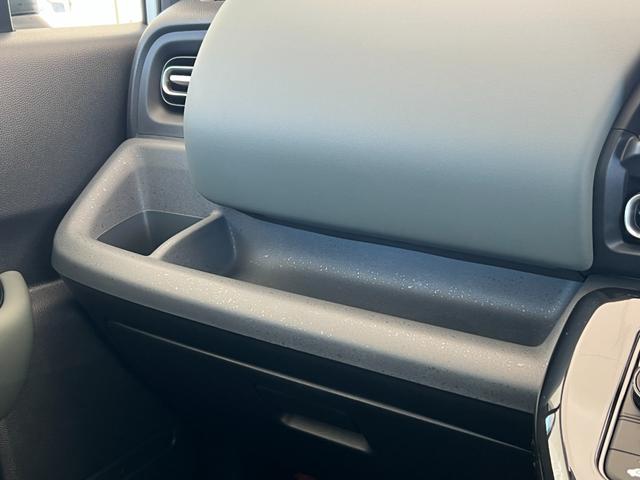 フリード ｅ：ＨＥＶクロスター　保証付き２年　ＥＴＣ装備　Ｓヒーター　衝突軽減ブレーキシステム　フルセグ　オートエアコン　バックモニター　ＬＥＤライト　スマートキー　クルーズコントロール　キーレス　盗難防止システム　横滑り防止（41枚目）