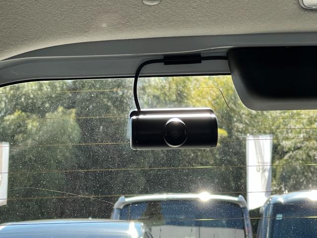 フリード ｅ：ＨＥＶクロスター　保証付き２年　ＥＴＣ装備　Ｓヒーター　衝突軽減ブレーキシステム　フルセグ　オートエアコン　バックモニター　ＬＥＤライト　スマートキー　クルーズコントロール　キーレス　盗難防止システム　横滑り防止（43枚目）