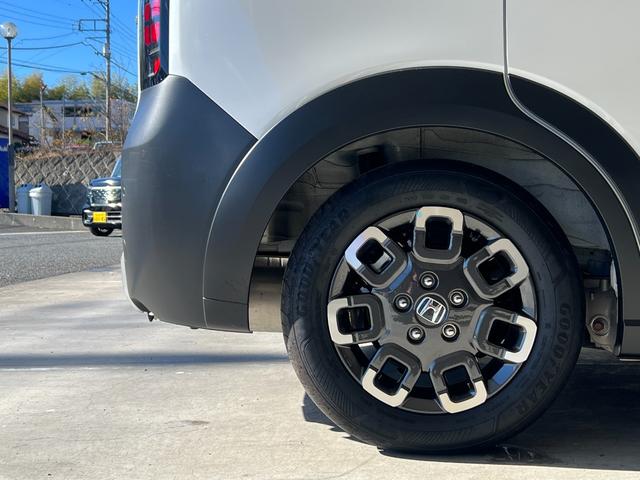 フリード ｅ：ＨＥＶクロスター　保証付き２年　ＥＴＣ装備　Ｓヒーター　衝突軽減ブレーキシステム　フルセグ　オートエアコン　バックモニター　ＬＥＤライト　スマートキー　クルーズコントロール　キーレス　盗難防止システム　横滑り防止（54枚目）