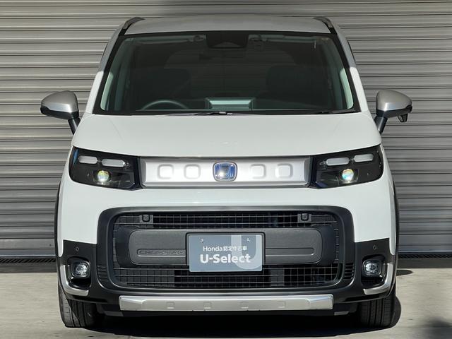 フリード ｅ：ＨＥＶクロスター　保証付き２年　ＥＴＣ装備　Ｓヒーター　衝突軽減ブレーキシステム　フルセグ　オートエアコン　バックモニター　ＬＥＤライト　スマートキー　クルーズコントロール　キーレス　盗難防止システム　横滑り防止（71枚目）