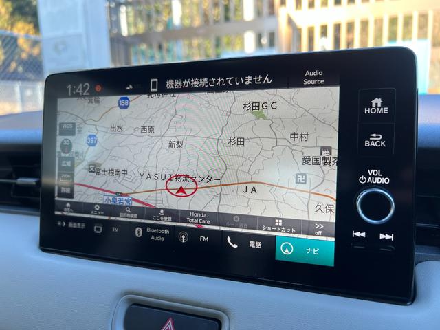 ヴェゼル ｅ：ＨＥＶＰＬａＹ　保証付き１年　衝突被害軽減ブレーキ　カーテンエアバッグ　盗難防止装置　ＡＢＳ　ＥＳＣ　フルオートエアコン　リアカメラ　シートヒータ　エアバッグ　ＬＥＤヘッドライト　キーレスエントリー　ＥＴＣ　ドラレコ（5枚目）