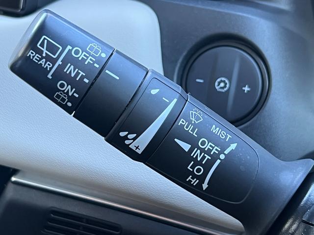 ヴェゼル ｅ：ＨＥＶＰＬａＹ　保証付き１年　衝突被害軽減ブレーキ　カーテンエアバッグ　盗難防止装置　ＡＢＳ　ＥＳＣ　フルオートエアコン　リアカメラ　シートヒータ　エアバッグ　ＬＥＤヘッドライト　キーレスエントリー　ＥＴＣ　ドラレコ（19枚目）