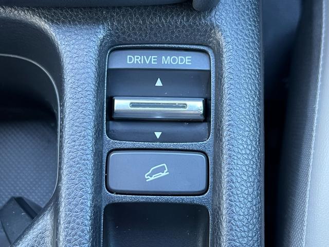 ヴェゼル ｅ：ＨＥＶＰＬａＹ　保証付き１年　衝突被害軽減ブレーキ　カーテンエアバッグ　盗難防止装置　ＡＢＳ　ＥＳＣ　フルオートエアコン　リアカメラ　シートヒータ　エアバッグ　ＬＥＤヘッドライト　キーレスエントリー　ＥＴＣ　ドラレコ（38枚目）