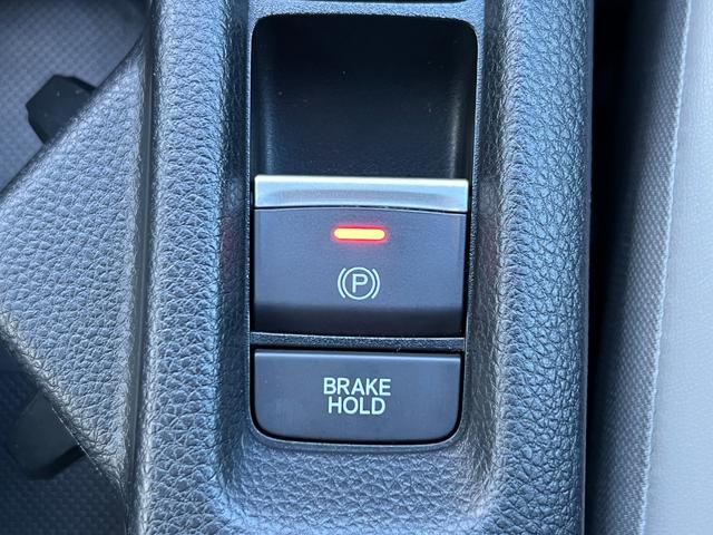 ヴェゼル ｅ：ＨＥＶＰＬａＹ　保証付き１年　衝突被害軽減ブレーキ　カーテンエアバッグ　盗難防止装置　ＡＢＳ　ＥＳＣ　フルオートエアコン　リアカメラ　シートヒータ　エアバッグ　ＬＥＤヘッドライト　キーレスエントリー　ＥＴＣ　ドラレコ（39枚目）