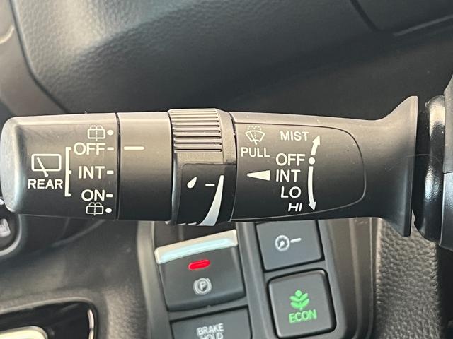 Ｎ－ＢＯＸカスタム Ｌターボスタイル＋ブラック　保証付き２年　ターボエンジン　スマ－トキ－　エアバック　横滑り防止機能　ナビ＆ＴＶ　サイドカーテンエアバック　Ｄレコ　ＵＳＢ接続　クルーズコントロール　助手席エアバッグ　地デジ　セキュリティアラーム（9枚目）