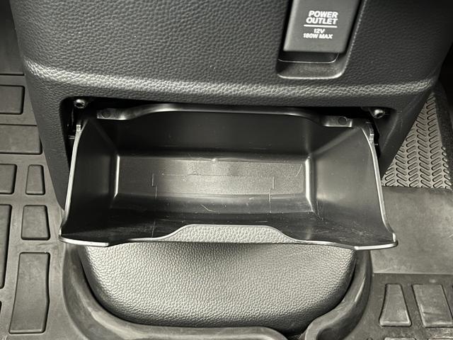 Ｎ－ＢＯＸカスタム Ｌターボスタイル＋ブラック　保証付き２年　ターボエンジン　スマ－トキ－　エアバック　横滑り防止機能　ナビ＆ＴＶ　サイドカーテンエアバック　Ｄレコ　ＵＳＢ接続　クルーズコントロール　助手席エアバッグ　地デジ　セキュリティアラーム（37枚目）