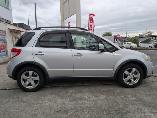ＳＸ４ １．５ＸＧ　オーディオ／ＣＤ／ＭＤ／ＦＭ／ＡＭ・オートエアコン・ステアリングスイッチ・オートライト・ルーフレール・純正１６インチアルミホイール・スマートキー（8枚目）