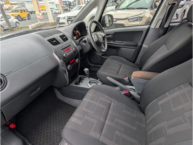 ＳＸ４ １．５ＸＧ　オーディオ／ＣＤ／ＭＤ／ＦＭ／ＡＭ・オートエアコン・ステアリングスイッチ・オートライト・ルーフレール・純正１６インチアルミホイール・スマートキー（15枚目）