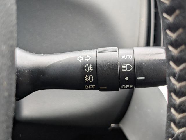 プリウスアルファ Sツーリングセレクション・G’s ナビゲーション/TV・バックカメラ・ETC・ステアリングスイッチ・オートライト・USBポート・スマートキー・G s18インチアルミホイール(40枚目)