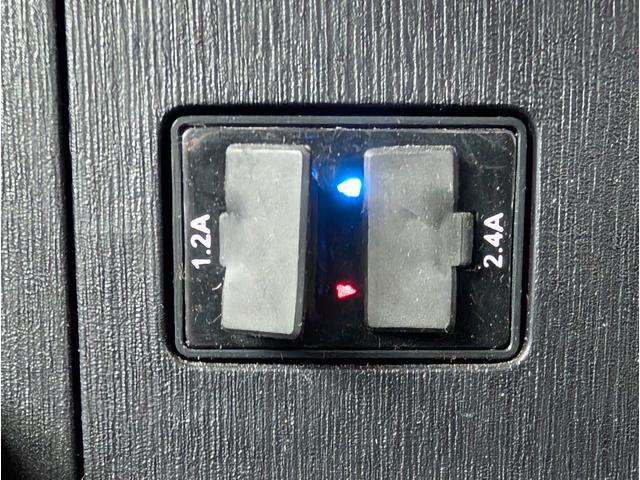 プリウスアルファ Sツーリングセレクション・G’s ナビゲーション/TV・バックカメラ・ETC・ステアリングスイッチ・オートライト・USBポート・スマートキー・G s18インチアルミホイール(49枚目)