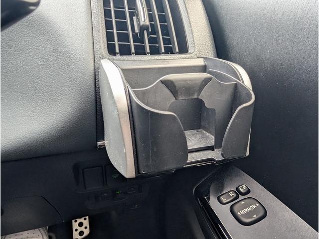 プリウスアルファ Sツーリングセレクション・G’s ナビゲーション/TV・バックカメラ・ETC・ステアリングスイッチ・オートライト・USBポート・スマートキー・G s18インチアルミホイール(61枚目)