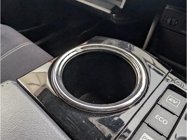 プリウスアルファ Sツーリングセレクション・G’s ナビゲーション/TV・バックカメラ・ETC・ステアリングスイッチ・オートライト・USBポート・スマートキー・G s18インチアルミホイール(62枚目)