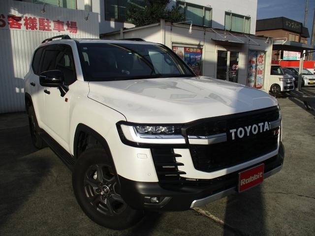 ランドクルーザー ＧＲスポーツ　メーカーナビ／ＴＶ／ＪＢＬプレミアムサウンド／パノラミックビューモニター・パワーバックドア・ＨＵＤ・ＢＳＭ・純正１８インチＡＷ・サンルーフ・ＧＲ専用ブラック＆レッドレザーシート・電動デフロック（2枚目）