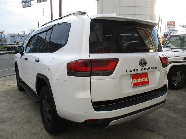 ランドクルーザー ＧＲスポーツ　メーカーナビ／ＴＶ／ＪＢＬプレミアムサウンド／パノラミックビューモニター・パワーバックドア・ＨＵＤ・ＢＳＭ・純正１８インチＡＷ・サンルーフ・ＧＲ専用ブラック＆レッドレザーシート・電動デフロック（18枚目）