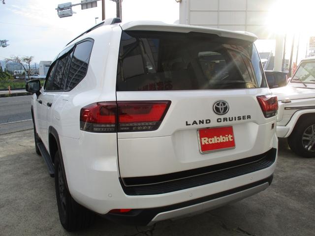 ランドクルーザー ＧＲスポーツ　メーカーナビ／ＴＶ／ＪＢＬプレミアムサウンド／パノラミックビューモニター・パワーバックドア・ＨＵＤ・ＢＳＭ・純正１８インチＡＷ・サンルーフ・ＧＲ専用ブラック＆レッドレザーシート・電動デフロック（19枚目）