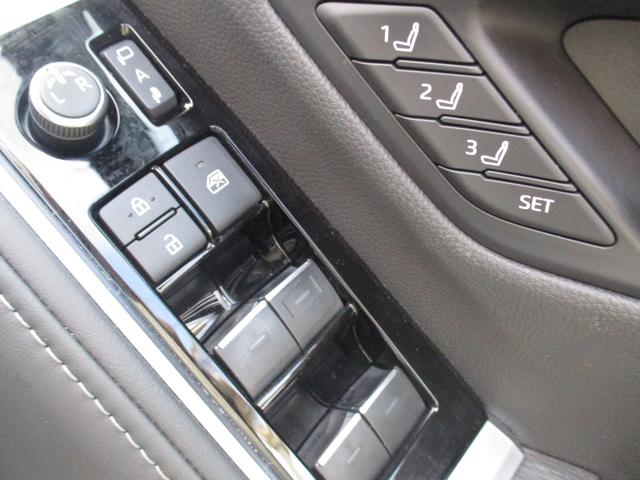 ランドクルーザー ＧＲスポーツ　メーカーナビ／ＴＶ／ＪＢＬプレミアムサウンド／パノラミックビューモニター・パワーバックドア・ＨＵＤ・ＢＳＭ・純正１８インチＡＷ・サンルーフ・ＧＲ専用ブラック＆レッドレザーシート・電動デフロック（36枚目）