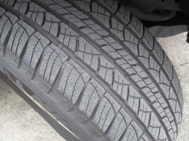 ランドクルーザープラド TX Lパッケージ ワンオーナー・パイオニア9型楽ナビ/TV/バックカメラ・サンルーフ・ベージュレザーシート・前席Pーシート・サードPシート・シートヒーター&ベンチレーター・純正17インチアルミ・ETC・セーフティセンス(13枚目)