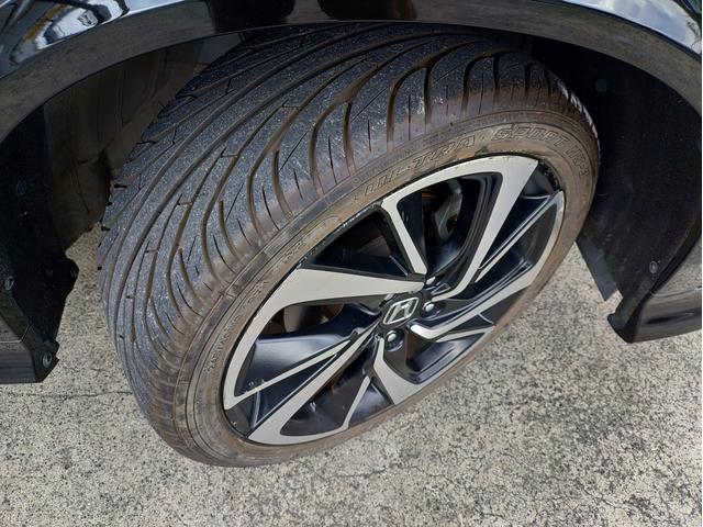 ヴェゼル RS・ホンダセンシング ナビゲーション/TV・ドライブレコーダー・ETC・バックカメラ・クルーズコントロール・ステアリングスイッチ・電子パーキング・革シート・純正18インチアルミホイール・運転席/助手席シートヒーター(14枚目)