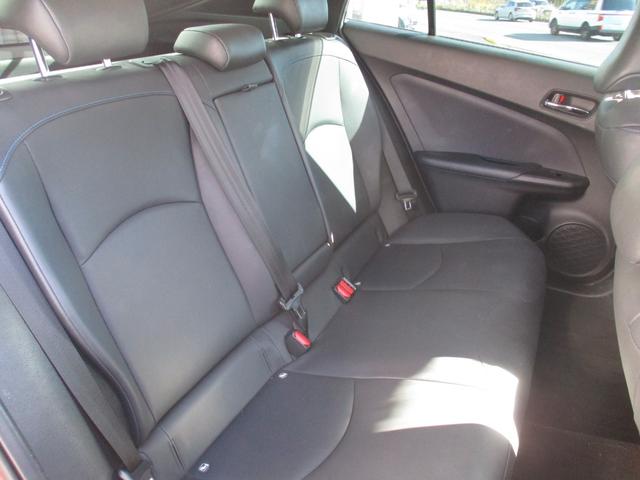 プリウス Sツーリングセレクション ワンオーナー・純正ナビ/TV/バックカメラ・レザーシート・純正エアロ・純正17インチアルミ・前後ソナー・前席シートヒーター・2カメラドラレコ・ETC・セーフティセンス・LEDヘッドライト(29枚目)