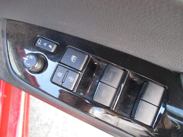 プリウス Sツーリングセレクション ワンオーナー・純正ナビ/TV/バックカメラ・レザーシート・純正エアロ・純正17インチアルミ・前後ソナー・前席シートヒーター・2カメラドラレコ・ETC・セーフティセンス・LEDヘッドライト(30枚目)