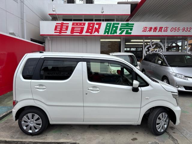 ワゴンＲ ＦＸ　届出済未使用車　衝突衝突軽減ブレーキサポート　フロアマット　サイドバイザー　シートヒーター付き　クリソナ　電動ミラー　運転席助手席エアバック　キーレスエントリーシステム　スマートキー２個（3枚目）