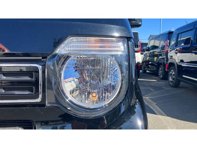 暗闇でも前方をくっきりと照らしてくれるライトです☆夜の運転でも安心ですね！