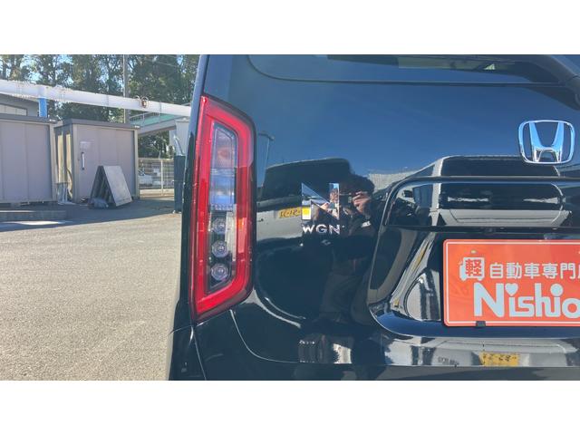 視認性の高いテールランプデザインですね♪