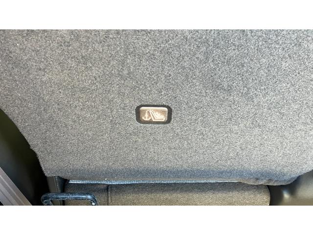 シートにはチャイルドシートを取り付けられるアンカー付き♪