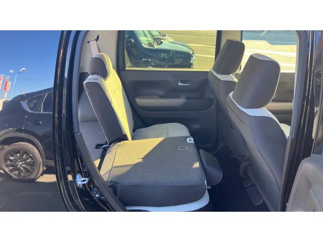 後部座席の収納も充実♪同乗者にも嬉しい作りになっています！