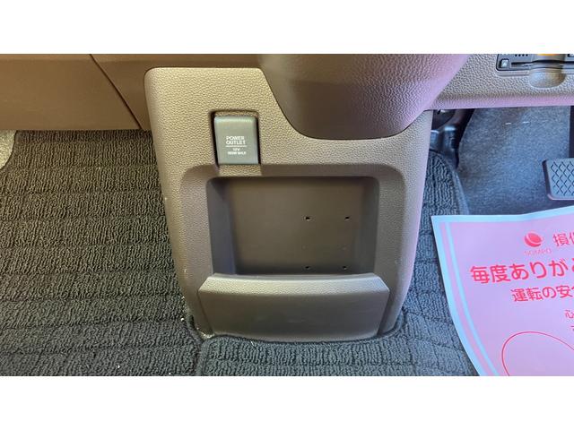 小物収納に便利なセンターロアポケット付き♪