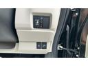 運転席側からでも後席ドアの開閉が可能で、荷物の積み下ろしにはとっても便利です♪