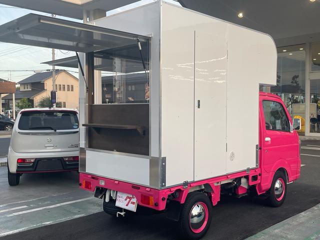 ＮＴ１００クリッパートラック 　キッチンカー　移動販売車　ホシザキ製冷蔵庫　２口シンク韓国かき氷糸ピンス仕様　換気扇　木製カウンター　コンセント　外部取込電源　サブバッテリー　ＡＴ（4枚目）