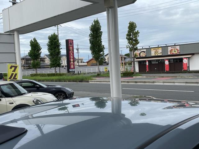 プリウス Ｇツーリングセレクション　ナビ　フルセグ　ＥＴＣ　バックカメラ　オートクルーズコントロール　スマートキー　プッシュスタート　エアコン　パワステ　パワーウィンドウ（6枚目）