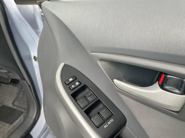 プリウス Ｇツーリングセレクション　ナビ　フルセグ　ＥＴＣ　バックカメラ　オートクルーズコントロール　スマートキー　プッシュスタート　エアコン　パワステ　パワーウィンドウ（13枚目）