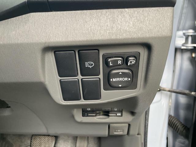 プリウス Ｇツーリングセレクション　ナビ　フルセグ　ＥＴＣ　バックカメラ　オートクルーズコントロール　スマートキー　プッシュスタート　エアコン　パワステ　パワーウィンドウ（15枚目）