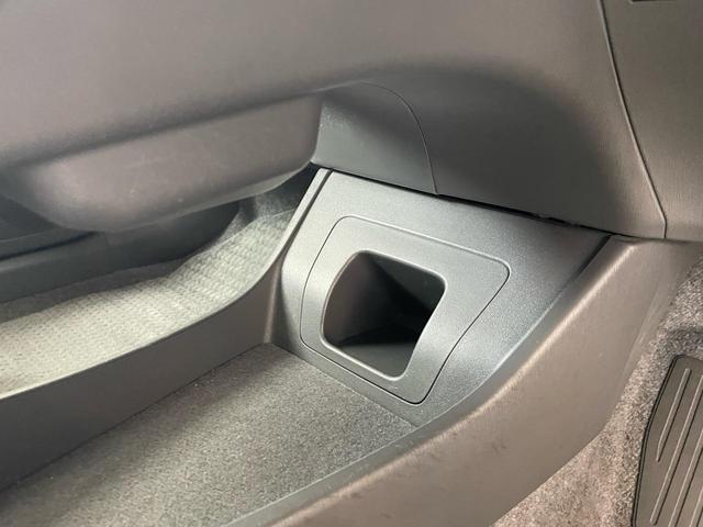 プリウス Ｇツーリングセレクション　ナビ　フルセグ　ＥＴＣ　バックカメラ　オートクルーズコントロール　スマートキー　プッシュスタート　エアコン　パワステ　パワーウィンドウ（23枚目）