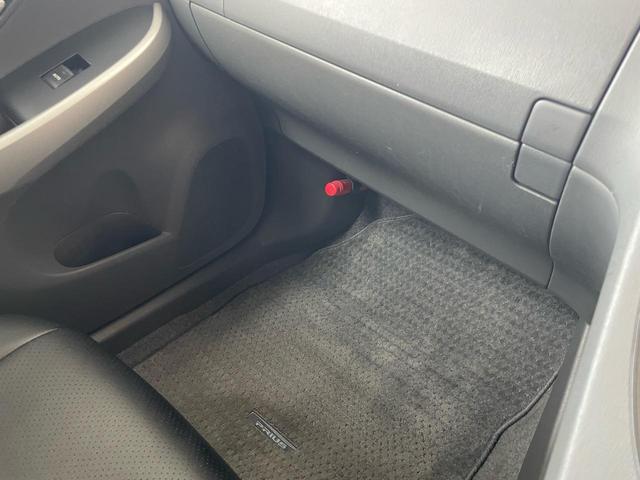 プリウス Ｇツーリングセレクション　ナビ　フルセグ　ＥＴＣ　バックカメラ　オートクルーズコントロール　スマートキー　プッシュスタート　エアコン　パワステ　パワーウィンドウ（26枚目）