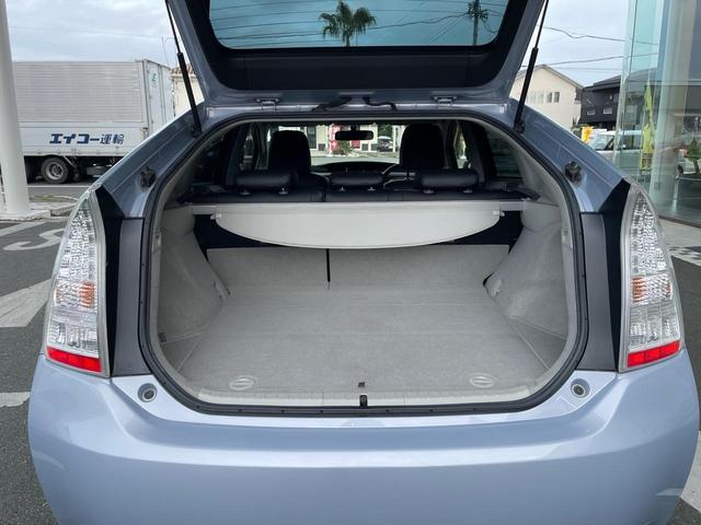 プリウス Ｇツーリングセレクション　ナビ　フルセグ　ＥＴＣ　バックカメラ　オートクルーズコントロール　スマートキー　プッシュスタート　エアコン　パワステ　パワーウィンドウ（40枚目）