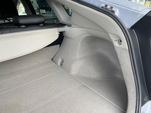 プリウス Ｇツーリングセレクション　ナビ　フルセグ　ＥＴＣ　バックカメラ　オートクルーズコントロール　スマートキー　プッシュスタート　エアコン　パワステ　パワーウィンドウ（42枚目）