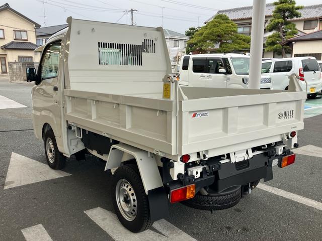 ハイゼットトラック 多目的ダンプ　電動モーター式　３方開　４ＷＤ　登録済未使用車　禁煙車　エアコンクーラー　ＣＶＴ　パート４ＷＤ　スマートアシスト　極東開発製　電動モーター式ダンプ　スーパーデフロック　前後ソナー　ＬＥＤ荷台作業灯（11枚目）
