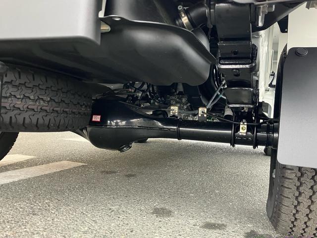 ハイゼットトラック 多目的ダンプ　電動モーター式　３方開　４ＷＤ　登録済未使用車　禁煙車　エアコンクーラー　ＣＶＴ　パート４ＷＤ　スマートアシスト　極東開発製　電動モーター式ダンプ　スーパーデフロック　前後ソナー　ＬＥＤ荷台作業灯（18枚目）