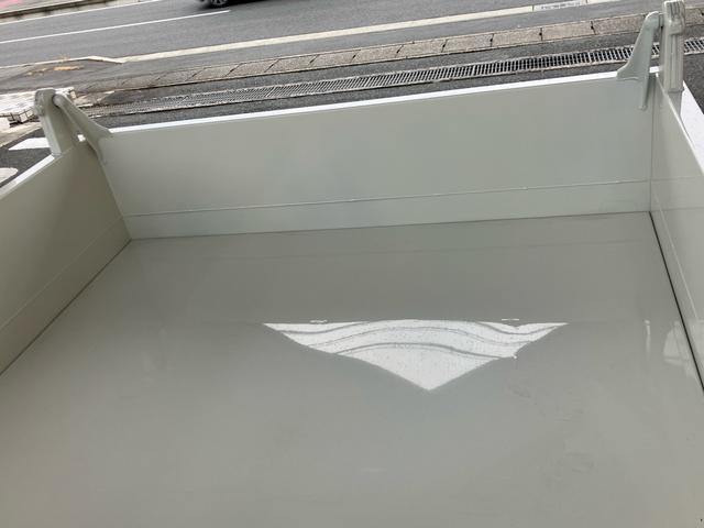 ハイゼットトラック 多目的ダンプ　電動モーター式　３方開　４ＷＤ　登録済未使用車　禁煙車　エアコンクーラー　ＣＶＴ　パート４ＷＤ　スマートアシスト　極東開発製　電動モーター式ダンプ　スーパーデフロック　前後ソナー　ＬＥＤ荷台作業灯（21枚目）
