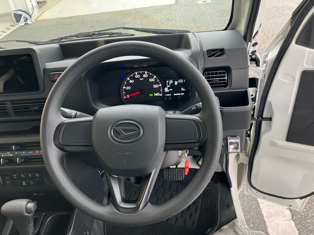 ハイゼットトラック 多目的ダンプ　電動モーター式　３方開　４ＷＤ　登録済未使用車　禁煙車　エアコンクーラー　ＣＶＴ　パート４ＷＤ　スマートアシスト　極東開発製　電動モーター式ダンプ　スーパーデフロック　前後ソナー　ＬＥＤ荷台作業灯（33枚目）